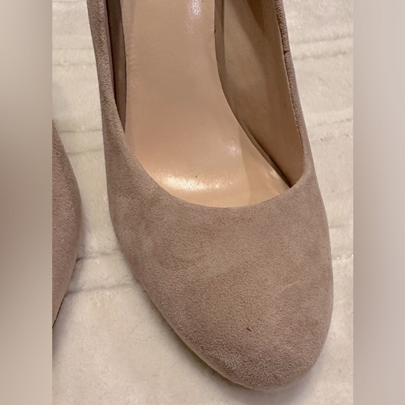 Nine West beige suede high heels size 9M - Picture 5 of 6